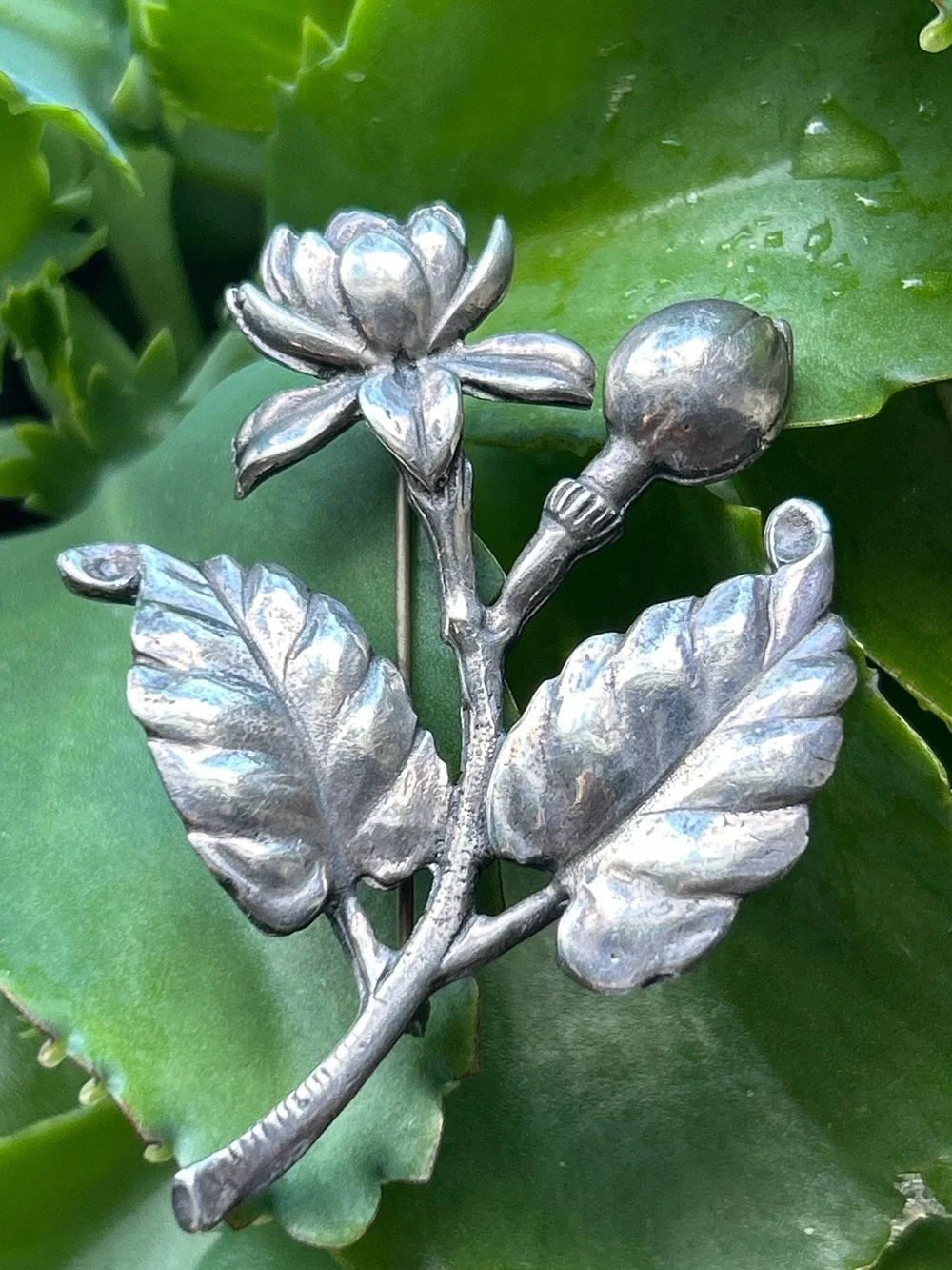 Vintage sterling silver Honolulu Ming’s Pikake flower leave brooch pin Rare